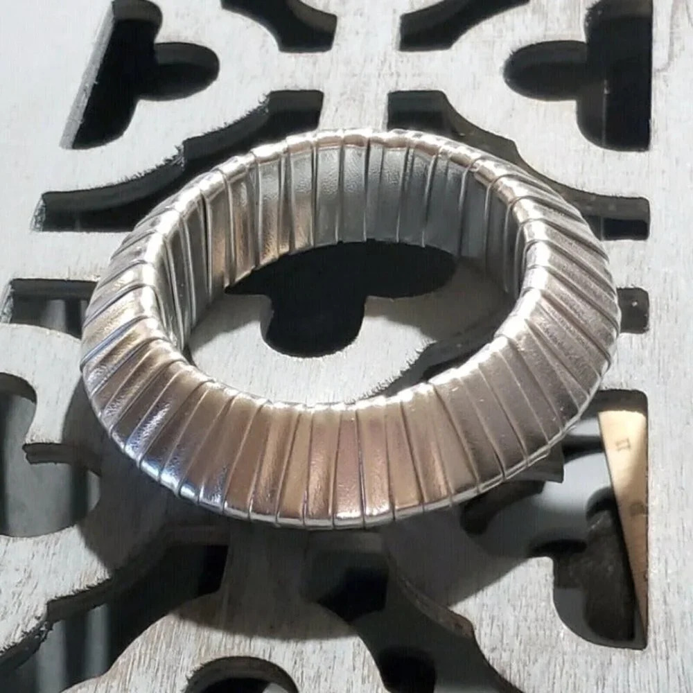 Slick Silver Pu Vinyl Wrapped Chunky Retro Geometric Saucer Bangle Bracelet 24$
